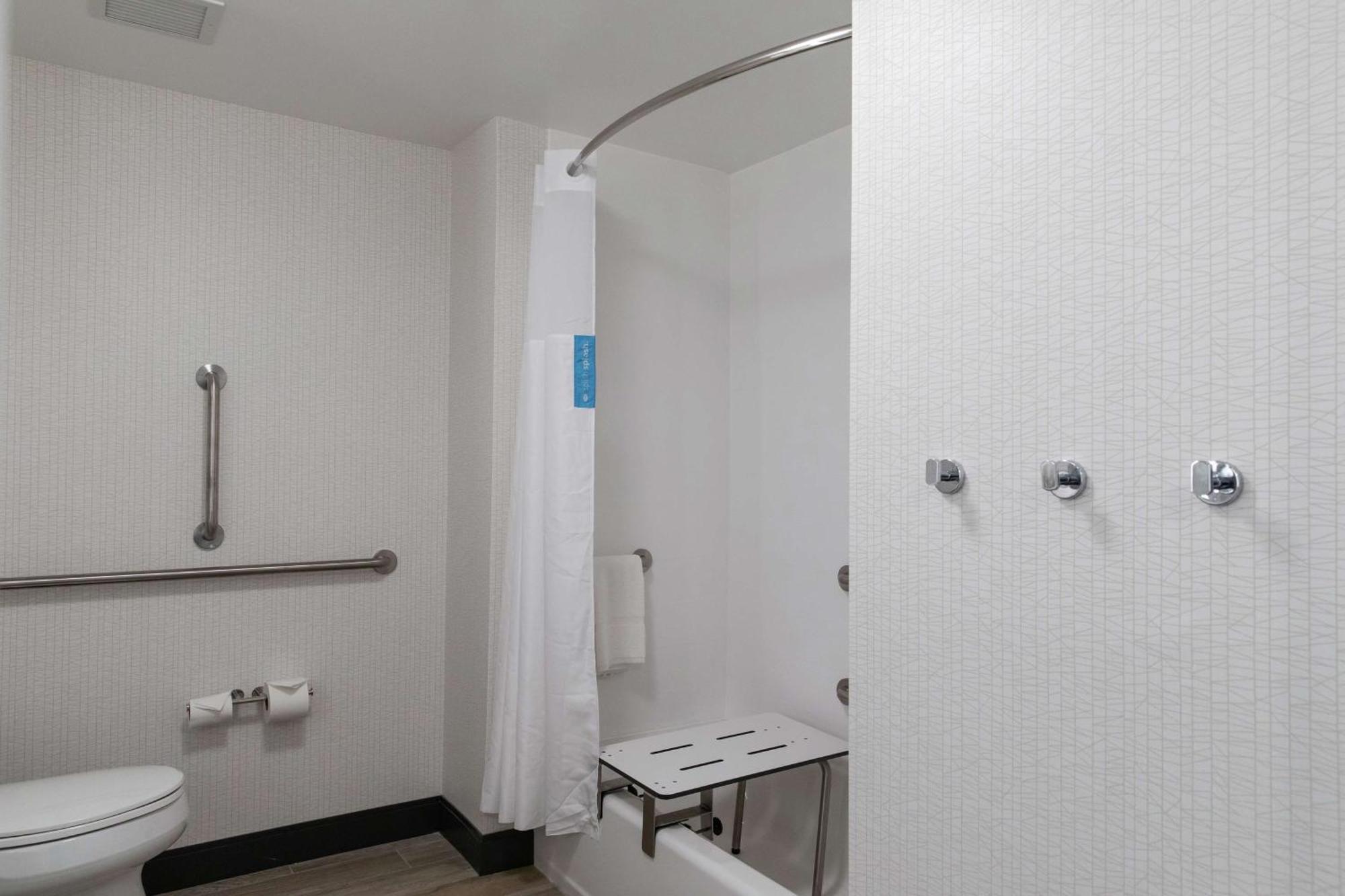 Hampton Inn Блек-Маунтін Екстер'єр фото